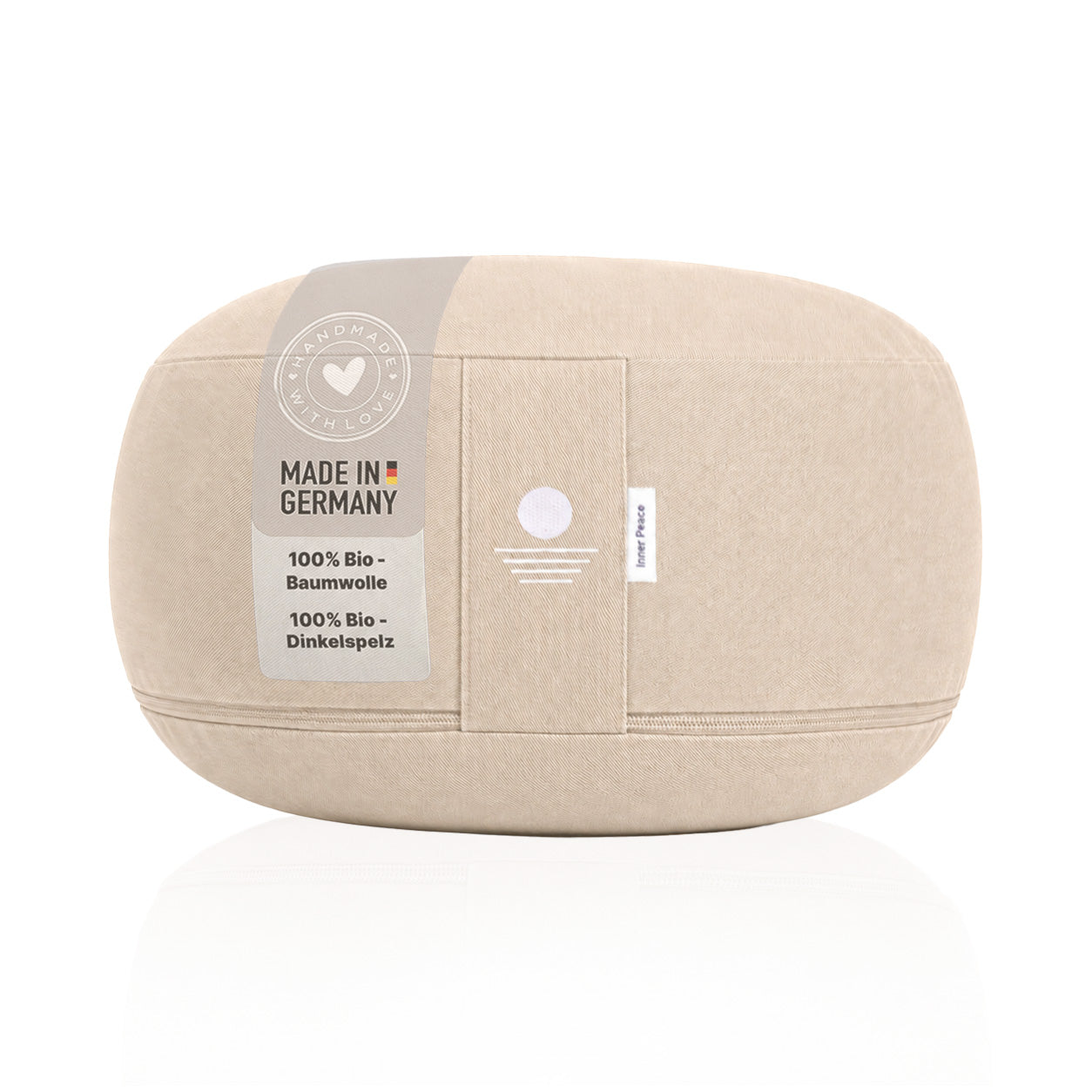 Yogakissen rund mit Detail des Bio-Baumwoll-Bezugs und Made-in-Germany-Label